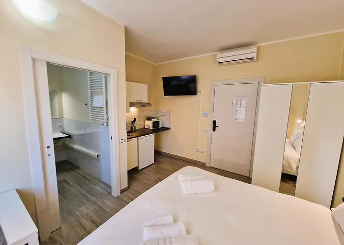Apartmanhotel La Corte Del Maggiore 3*